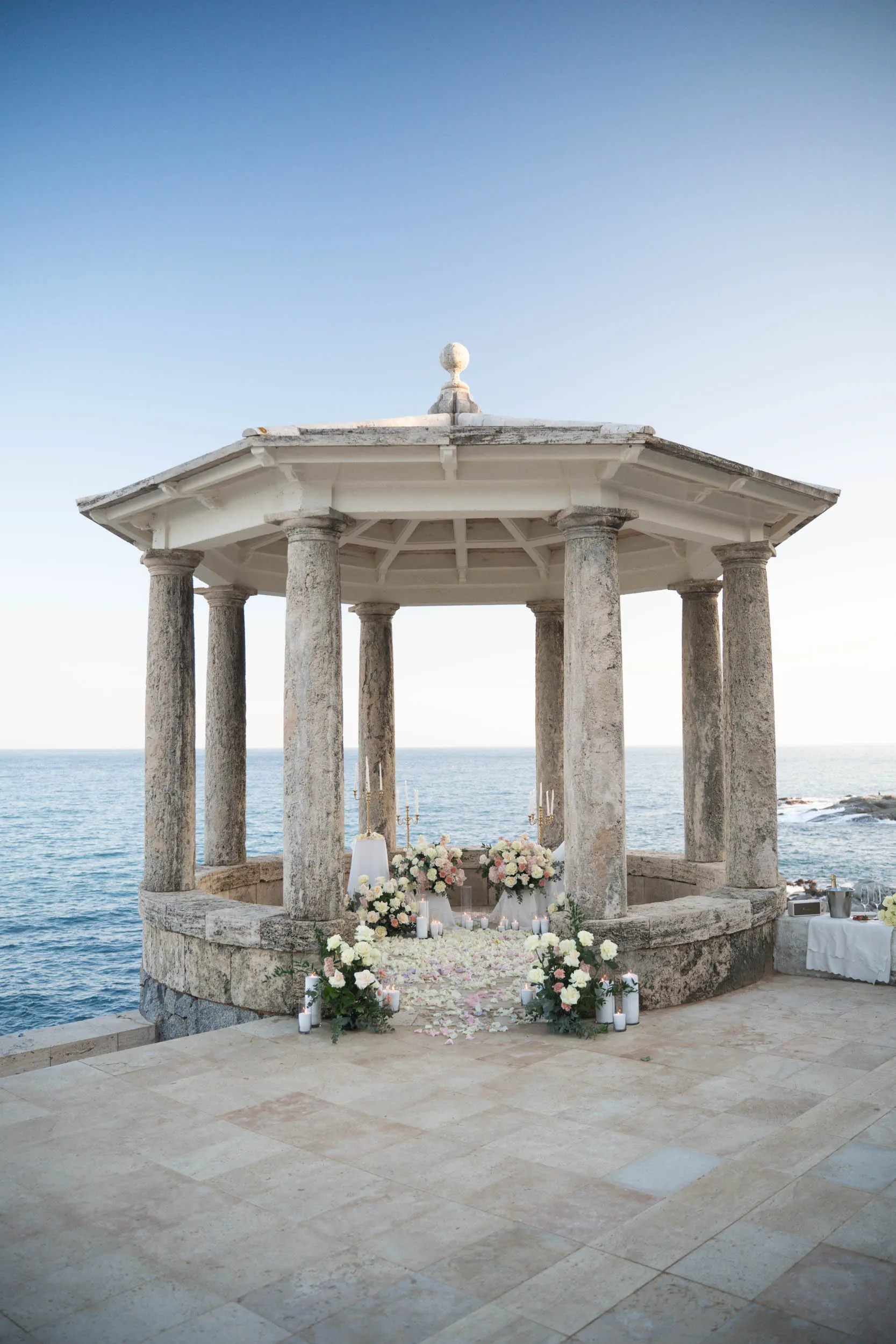 Romantic marriage proposal in Barcelona for couple with elegant decoration