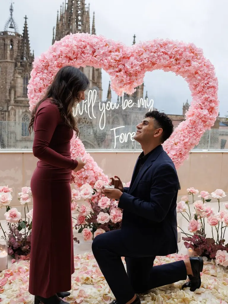Lamaro Hotel Barcelona marriage proposal setup detail 12