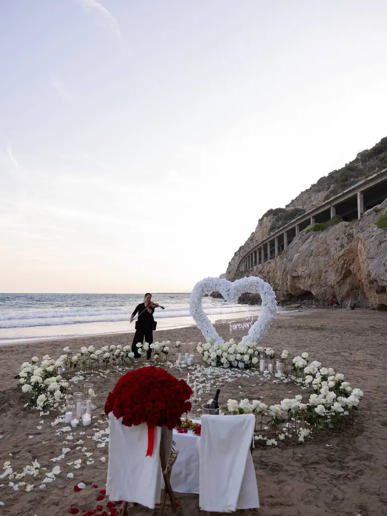 Lamaro Hotel Barcelona marriage proposal setup detail 4