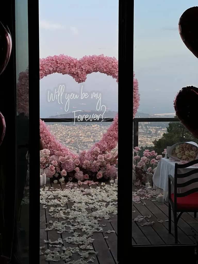 METT Hotel Barcelona marriage proposal private room setup 3
