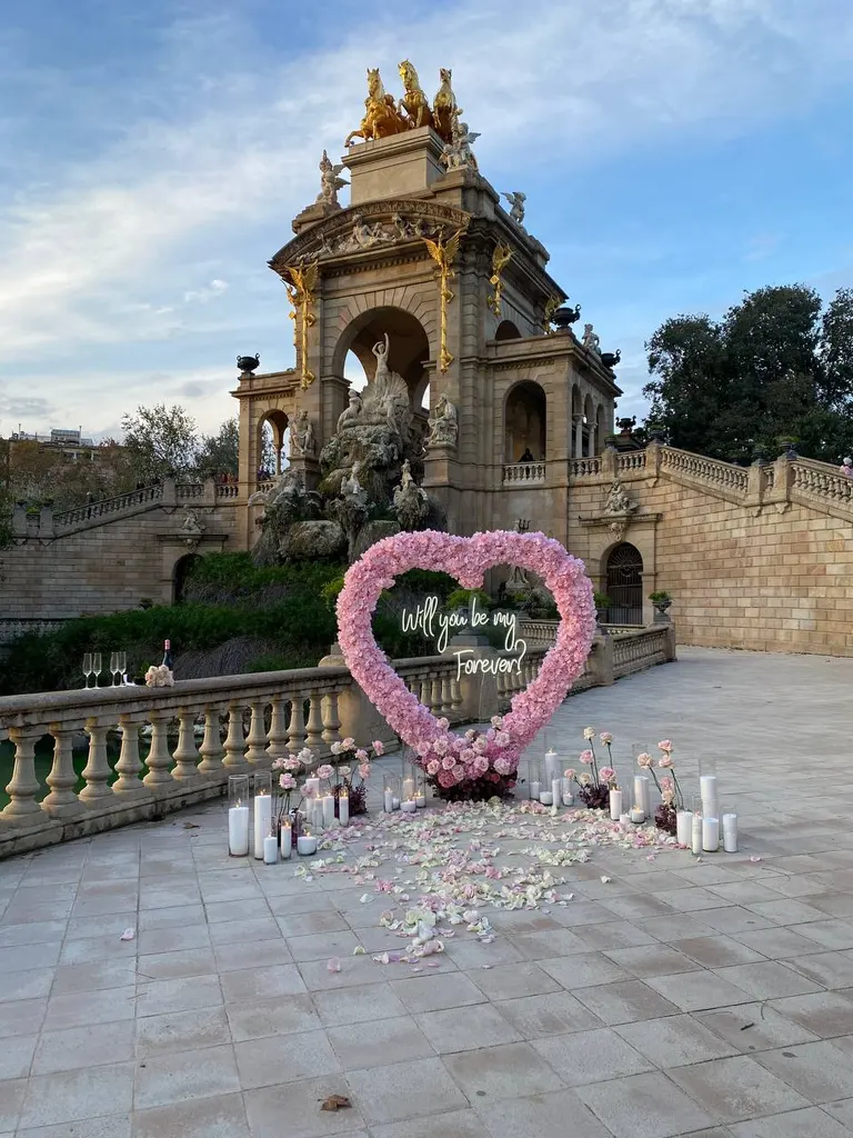 Parc de la Ciutadella marriage proposal setup detail 10 in Barcelona