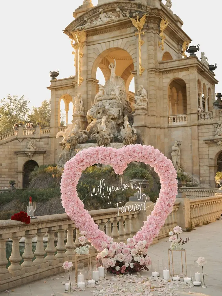 Parc de la Ciutadella marriage proposal setup detail 12 in Barcelona