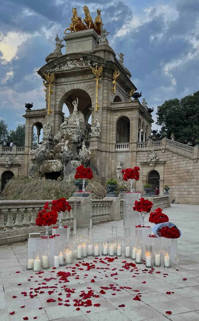 Parc de la Ciutadella marriage proposal setup detail 1 in Barcelona