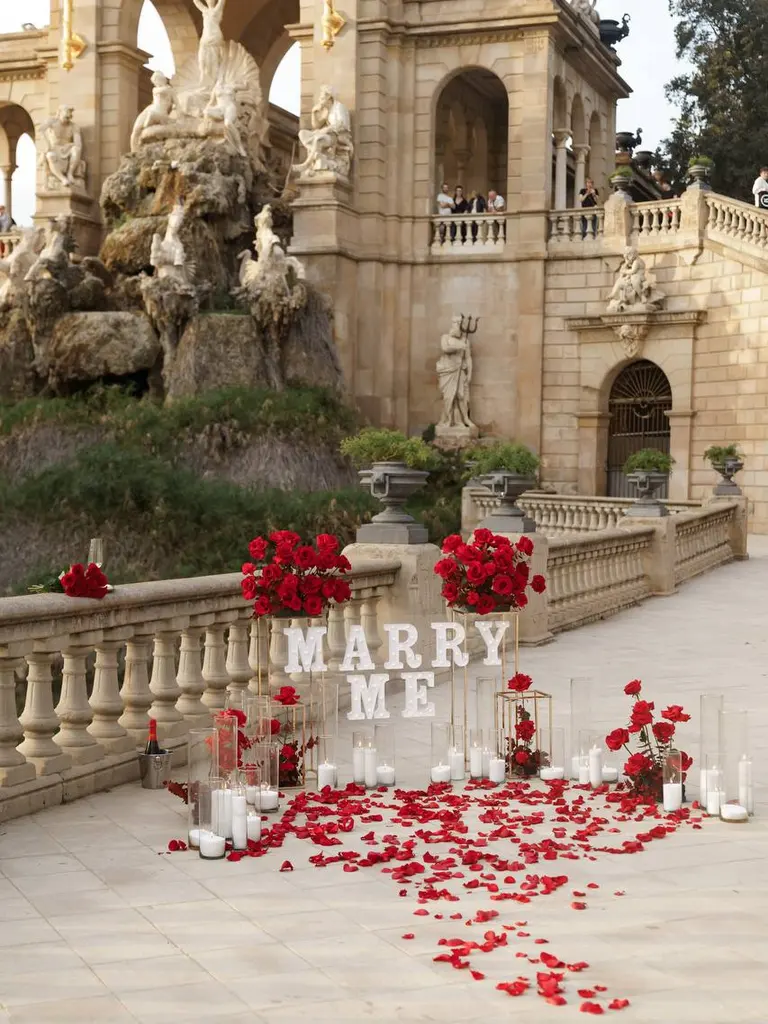 Parc de la Ciutadella marriage proposal setup detail 6 in Barcelona