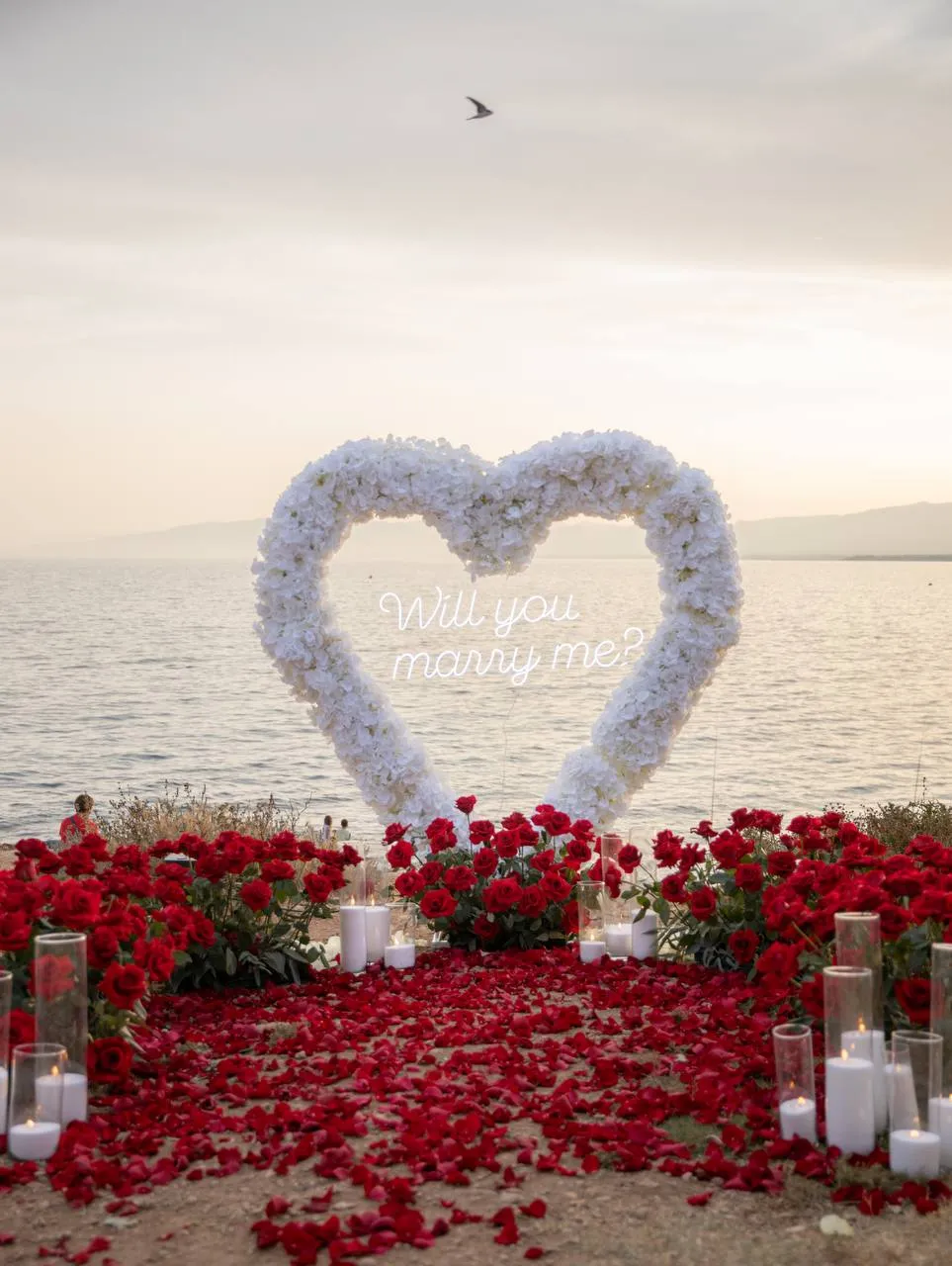 Salou beach marriage proposal setup on the Costa Dorada coast - photo 1