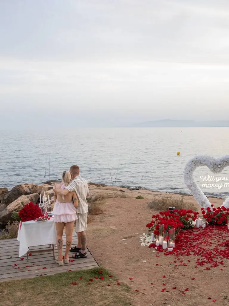 Salou beach marriage proposal setup on the Costa Dorada coast - photo 6